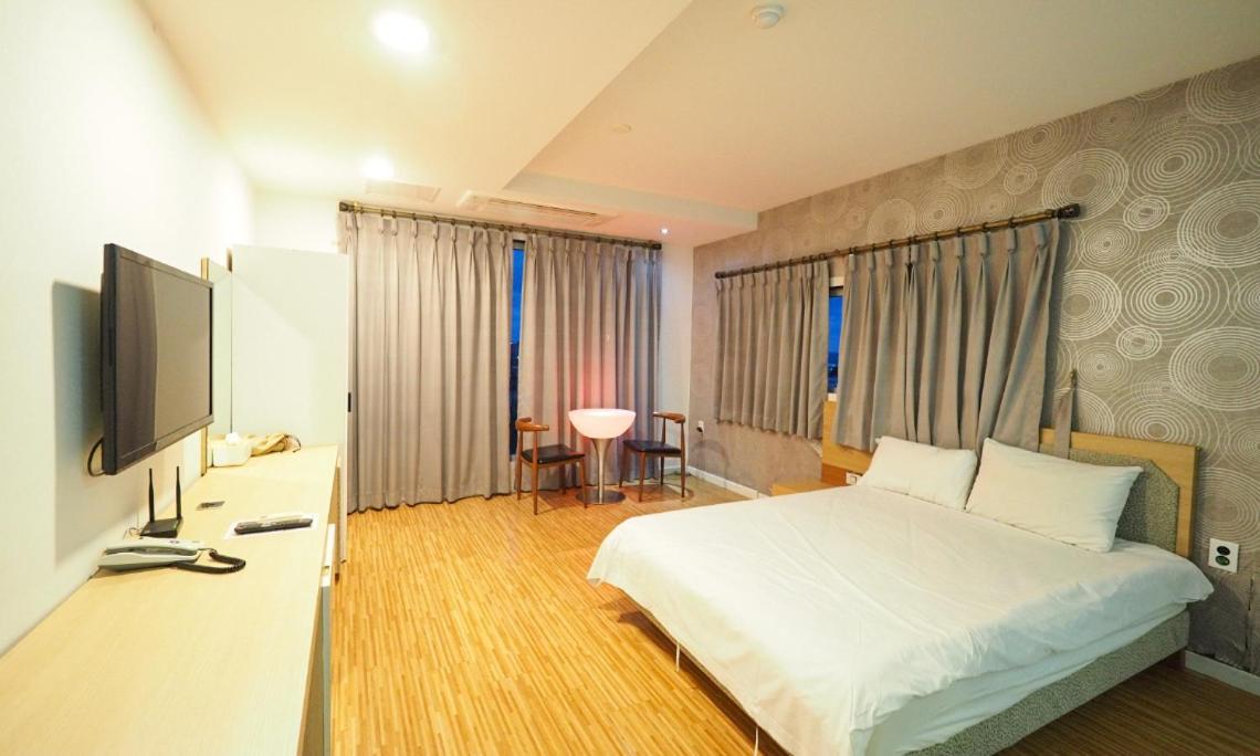 Aurora Hotel เมืองเชจู ภายนอก รูปภาพ