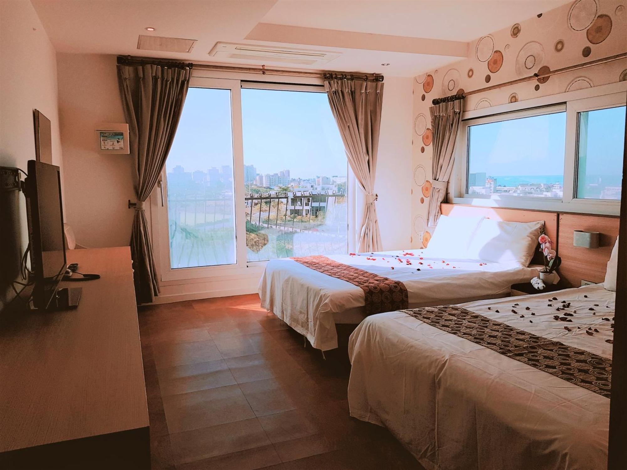 Aurora Hotel เมืองเชจู ภายนอก รูปภาพ