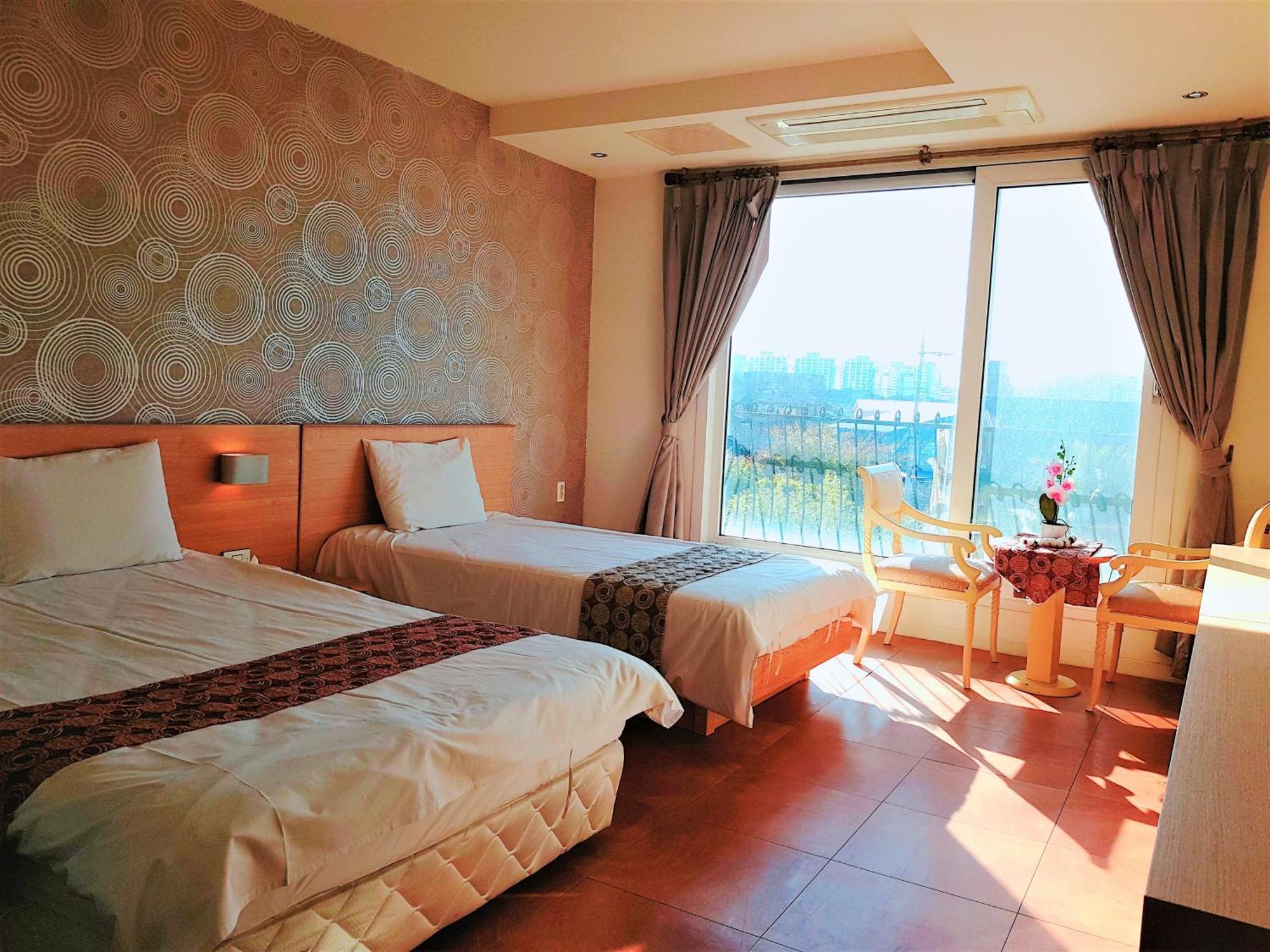 Aurora Hotel เมืองเชจู ภายนอก รูปภาพ