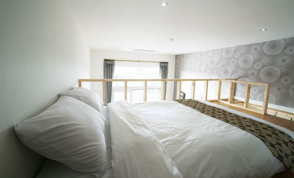 Aurora Hotel เมืองเชจู ภายนอก รูปภาพ